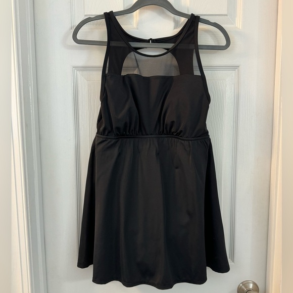 😊Venus Swim Dress size 14😊 black , tummy slimming panel mesh overlay - Picture 1 of 8
